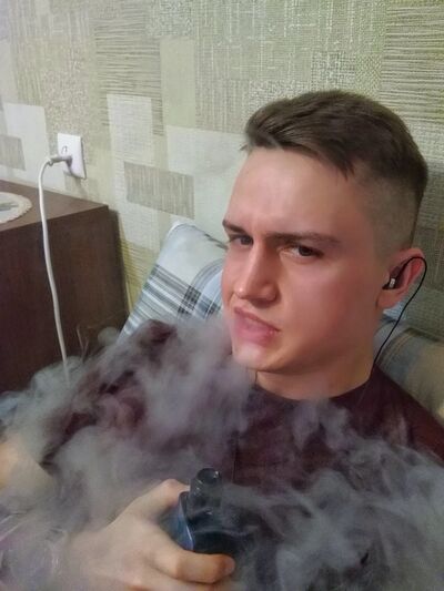  -,   Anton, 32 ,   ,   