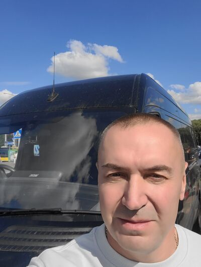  ,   Vadim, 46 ,   ,   