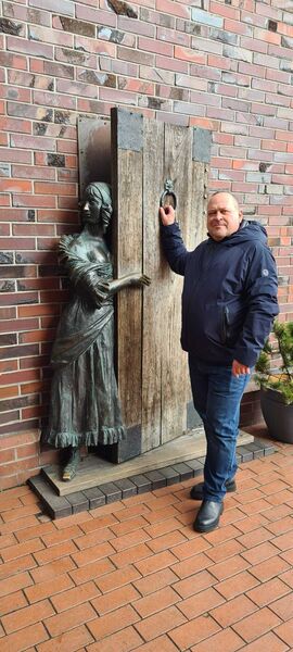  ,   Alexander, 54 ,   ,   