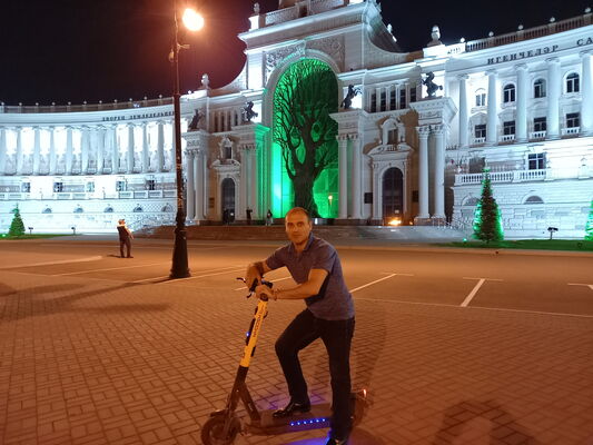  ,   Armen, 47 ,   ,   