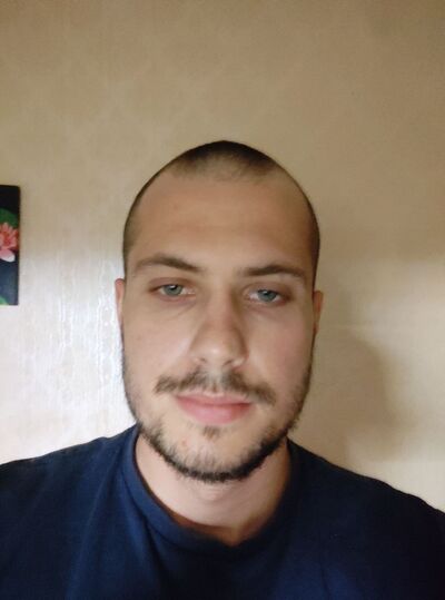  Charenton-le-Pont,   Ivan, 32 ,   ,   