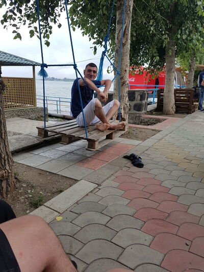  ,   Narek, 34 ,     