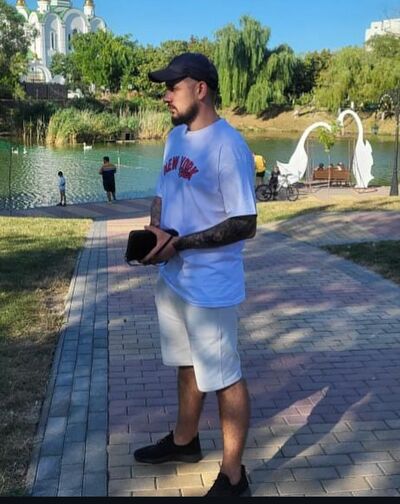  ,   Leonid, 31 ,   ,   