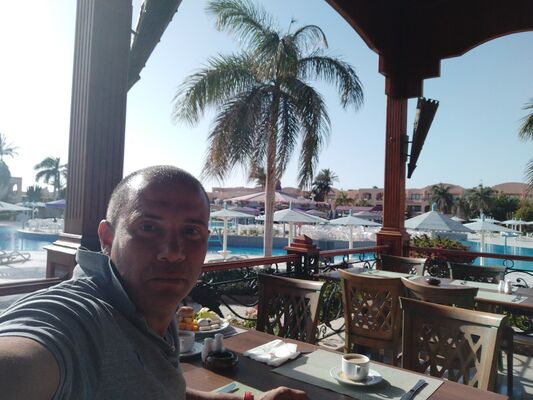  ,   Artist, 46 ,   ,   , c 