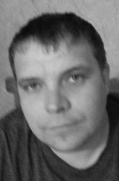  ,   Sergej, 44 ,   