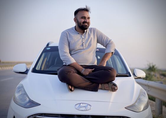  ,   Hardik, 24 ,   ,   , c , 