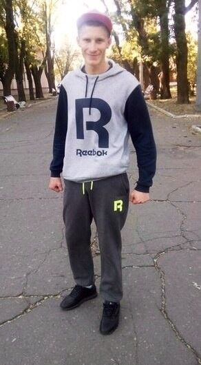  ,   Sergey, 32 ,   