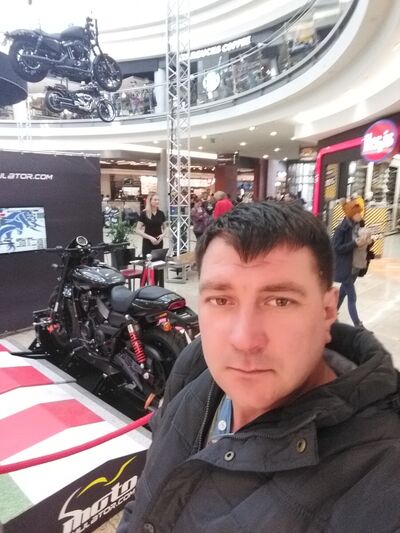  ,   Mario, 42 ,   ,   , c 