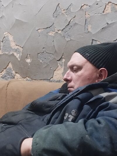  ,   Denis, 38 ,   ,   