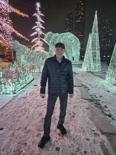  ,   Viktor, 39 ,   ,   