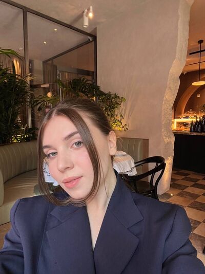  -,   Anna, 28 ,   c , 