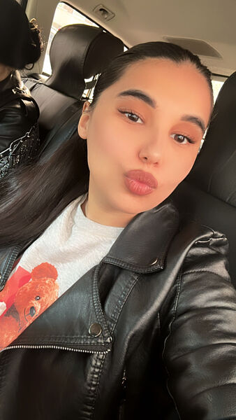  ,   Mila, 25 ,   ,   , c , 