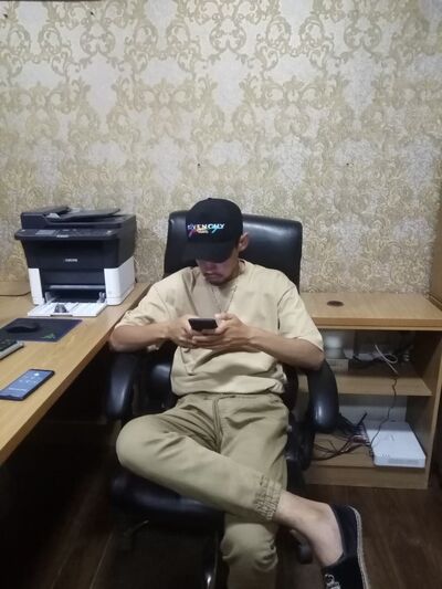  ,   Jasur, 33 ,     