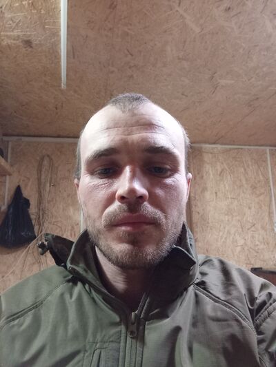  Russell,   , 32 ,   ,   