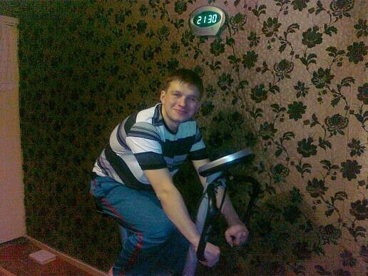  40251648  Arthur, 32 ,    