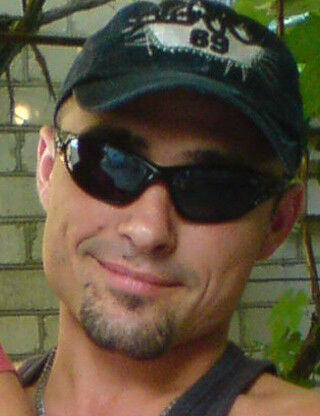  4469788  Andrej , 44 ,    