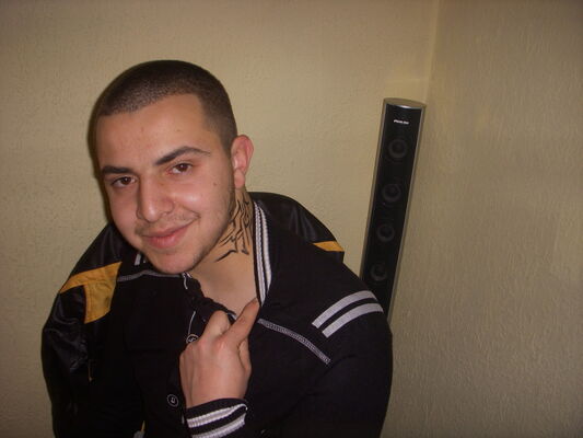  ,   Armen, 31 ,   