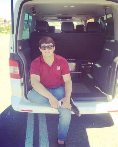  ,   Armen, 28 ,   ,   