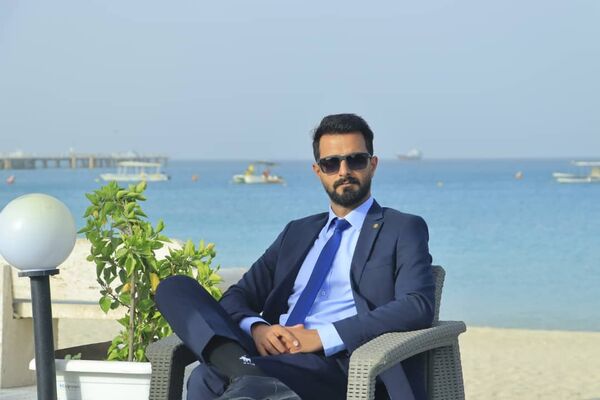  Giessen,   Shahrouz, 37 ,   ,   