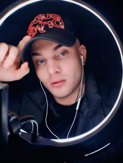  ,   Victor, 28 ,   ,   