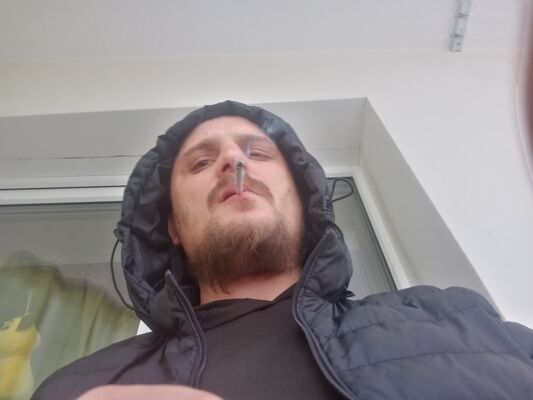  ,   Vik, 34 ,  