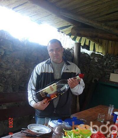  ,   Viktor, 50 ,   