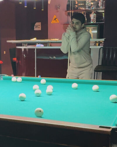  ,   Bek, 28 ,   ,   
