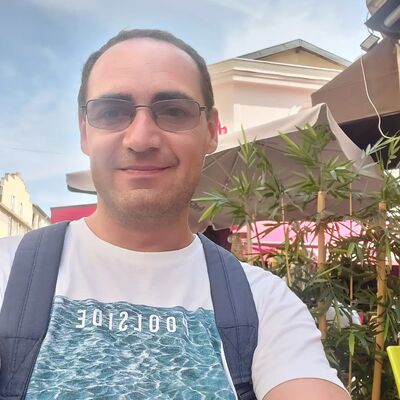  ,   Denis, 38 ,   ,   
