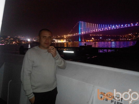  ,   Viktor, 40 ,   