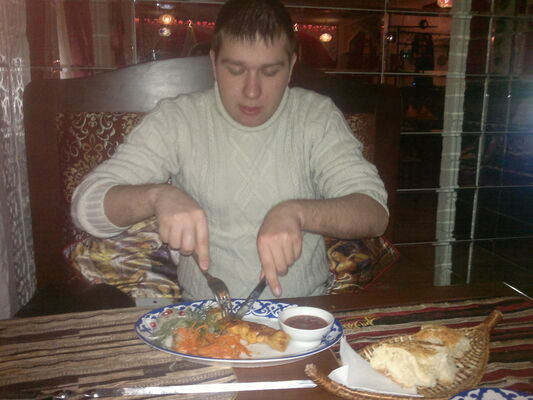  ,   Ruslan, 32 ,  