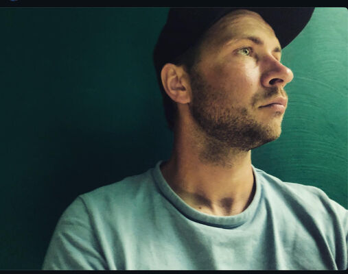  ,   Victor, 38 ,   ,   