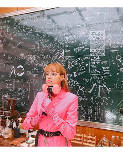  ,   Lalisa, 28 ,   ,   , c 
