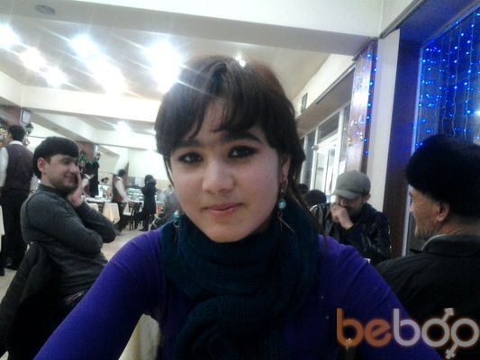 ,   Lola, 33 ,   