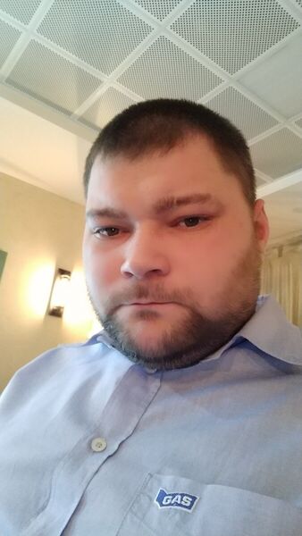  ,   Max, 37 ,  