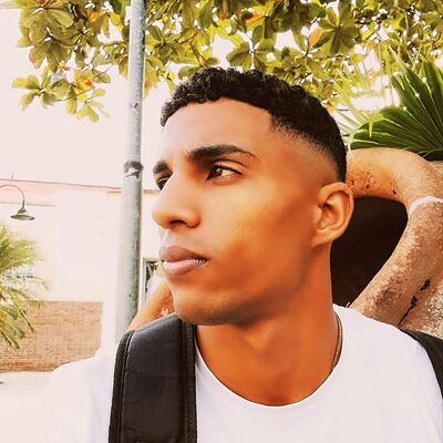 ,   Alejandro, 25 ,   ,   