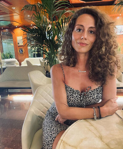  ,   Ilaria, 34 ,   ,   