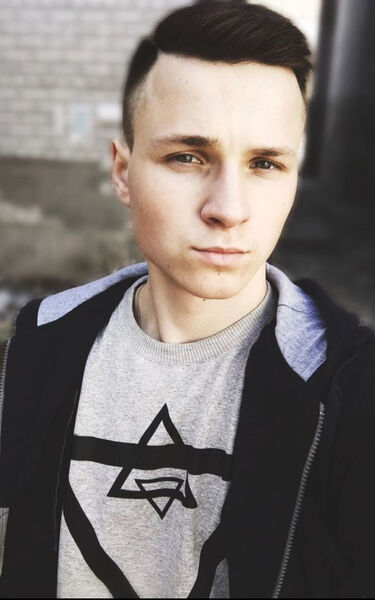 ,   Alex, 33 ,   ,   , c , 
