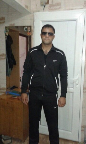  ,   Ali, 32 ,   