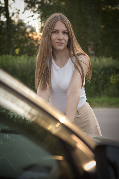  ,   Yuliana, 29 ,   c 
