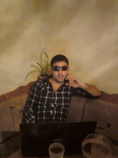  ,   Hovo, 33 ,   
