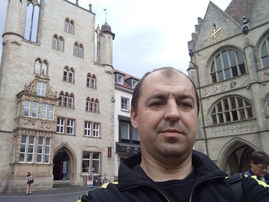  ,   Serhii, 46 ,   ,   , c 