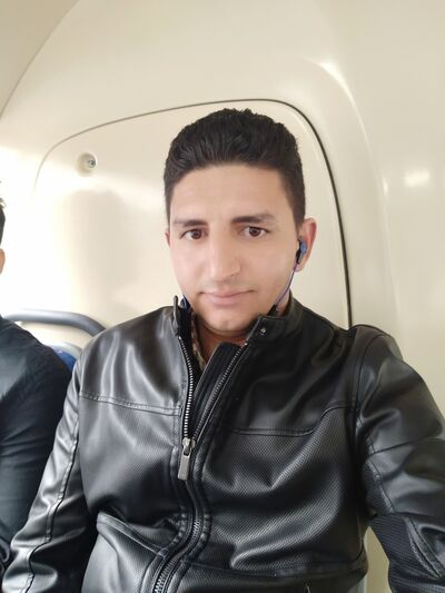  ,   Malek, 33 ,   ,   , c 
