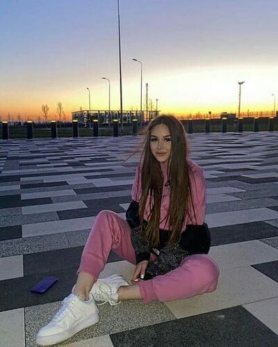  ,   Roksi, 27 ,   ,   