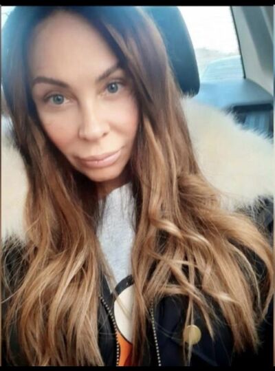  ,   Lenka, 43 ,   ,   