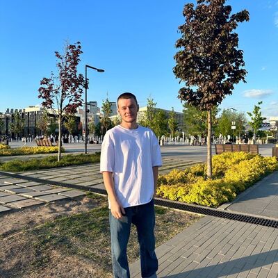  ,   Ilya, 22 ,   ,   