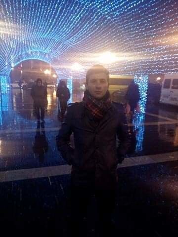  18611678  Arman, 30 ,    