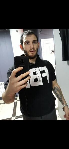  ,   Lui, 34 ,   ,   