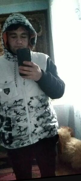  ,   Valentin, 29 ,   ,   