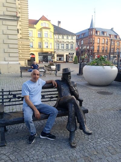  ,   Vardan, 52 ,   ,   