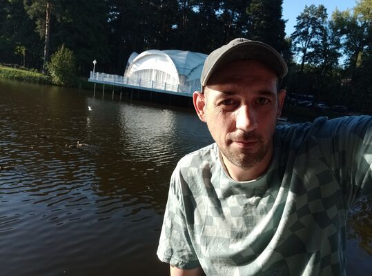  ,   Viktor, 41 ,   ,   , 